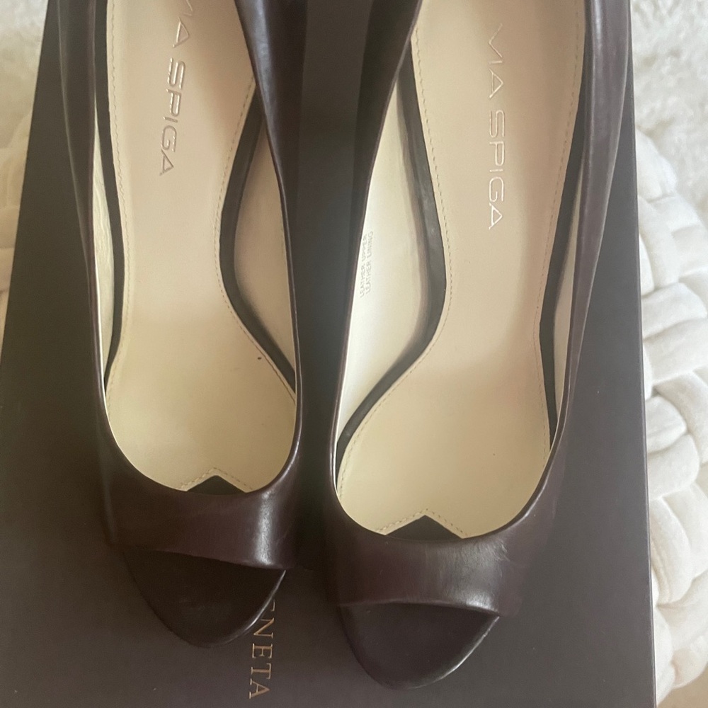 Via Spiga Women's Brown Peep Toe Heels